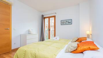 2 Schlafzimmer, BĂŒgeleisen/BĂŒgelbrett, kostenloses WLAN, BettwĂ€sche