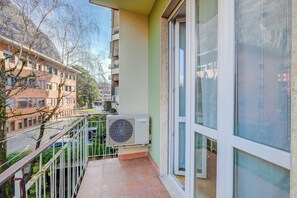 Family Apartment, Multiple Bedrooms (Asia Apartment Laveno Center) | Property grounds - Asia Apartment Laveno Center (Laveno Mombello)