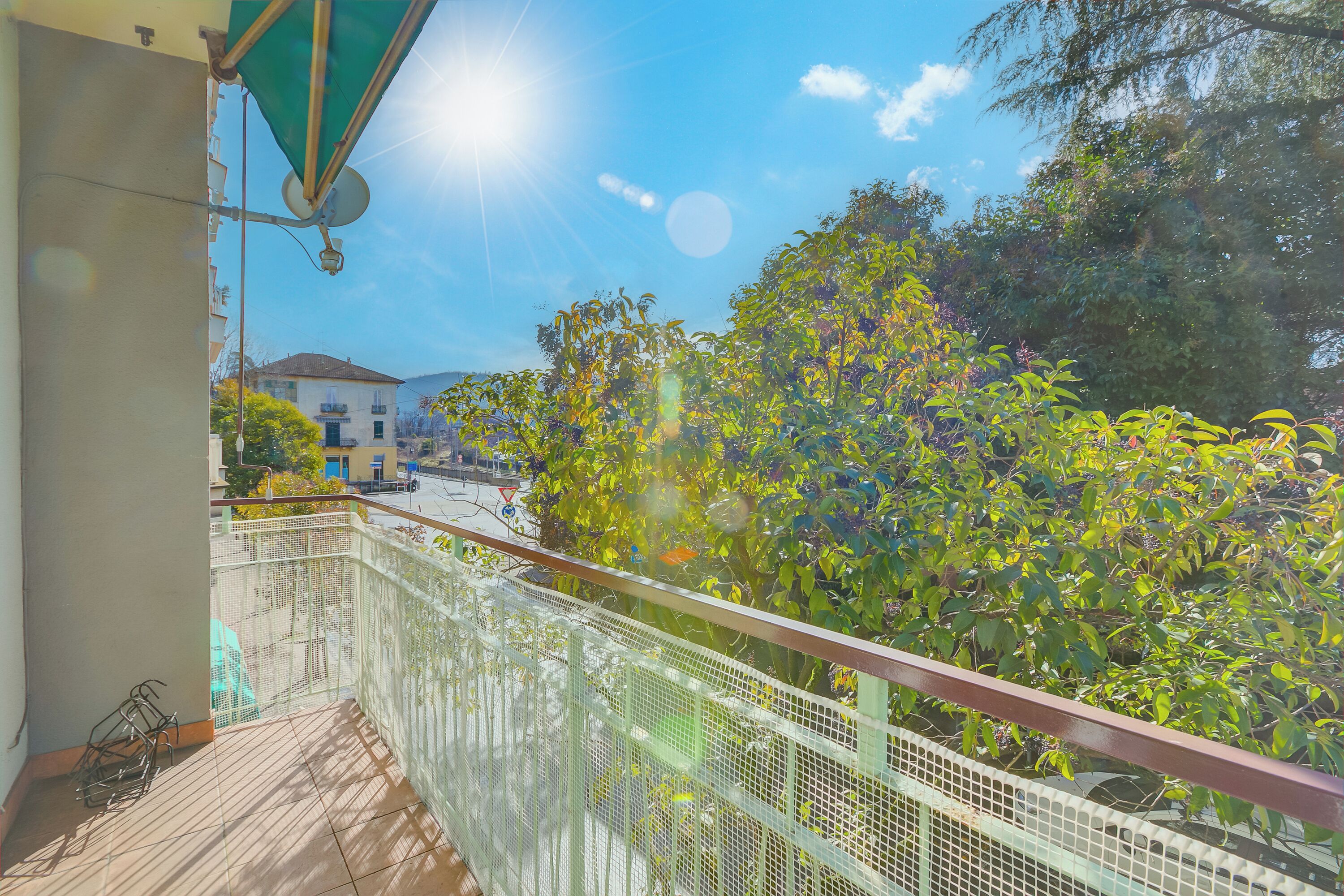 Family Apartment, Multiple Bedrooms (Asia Apartment Laveno Center) | Property grounds