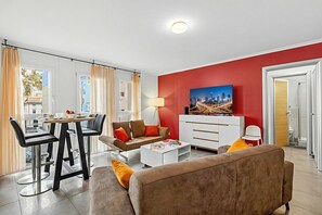 Appartement Familial, plusieurs chambres, 2 salles de bains (Locarno Centro Apartment) | Coin séjour