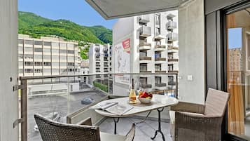 Appartement Familial, plusieurs chambres, 2 salles de bains (Locarno Centro Apartment) | Restauration extérieure