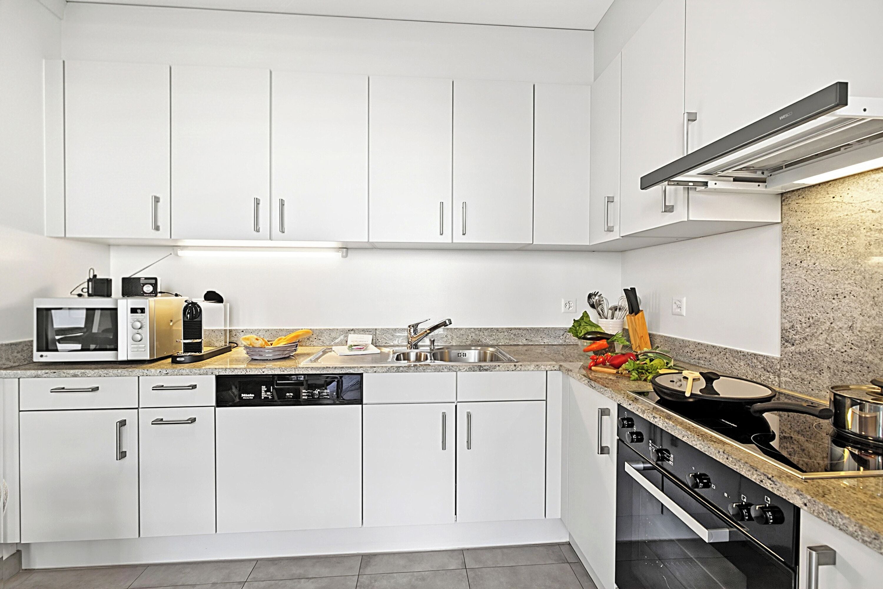 Familienapartment, Mehrere Schlafzimmer, 2 Bäder (Locarno Centro Apartment) | Eigene Küche