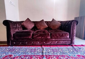 Family House | Living area - Hotel Gvs Residency  (Yercaud)