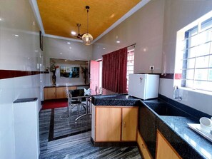 Superior Suite, Lake View | Private kitchen - Hotel Gvs Residency  (Yercaud)