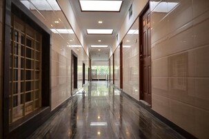 Quarto casal premium, sacada, vista para o lago | Parte interna