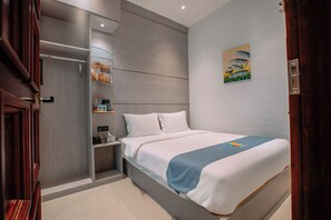 Escritorio y espacio para trabajar con laptop