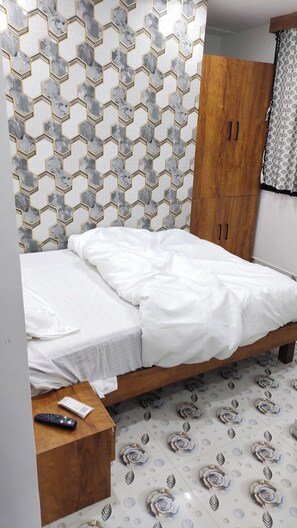 Deluxe Single Room, Garden View - Vijay cozy rooms (Navi Mumbai)