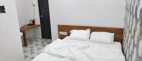 Deluxe Single Room, Garden View