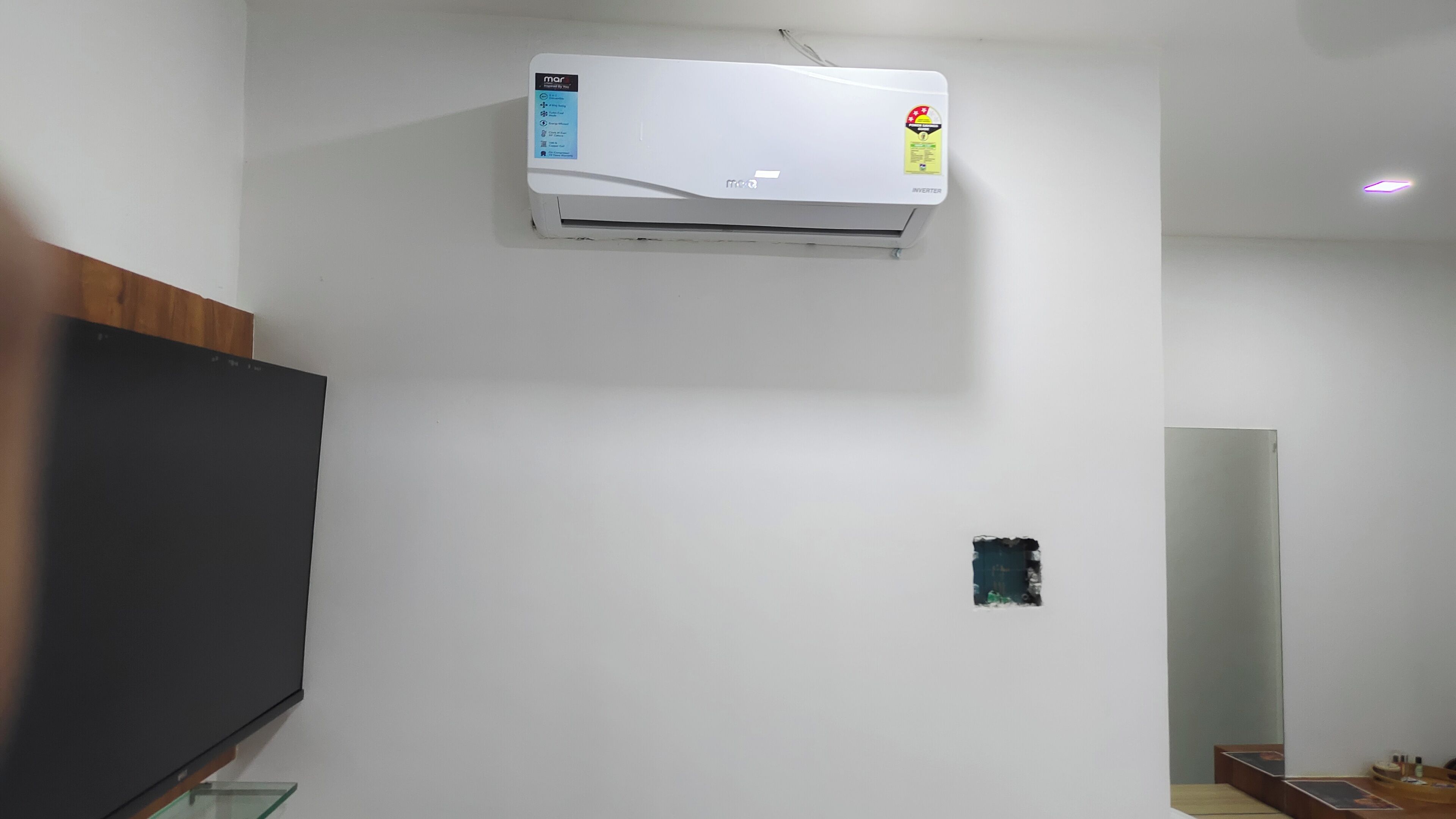 Deluxe Single Room, Garden View | Television