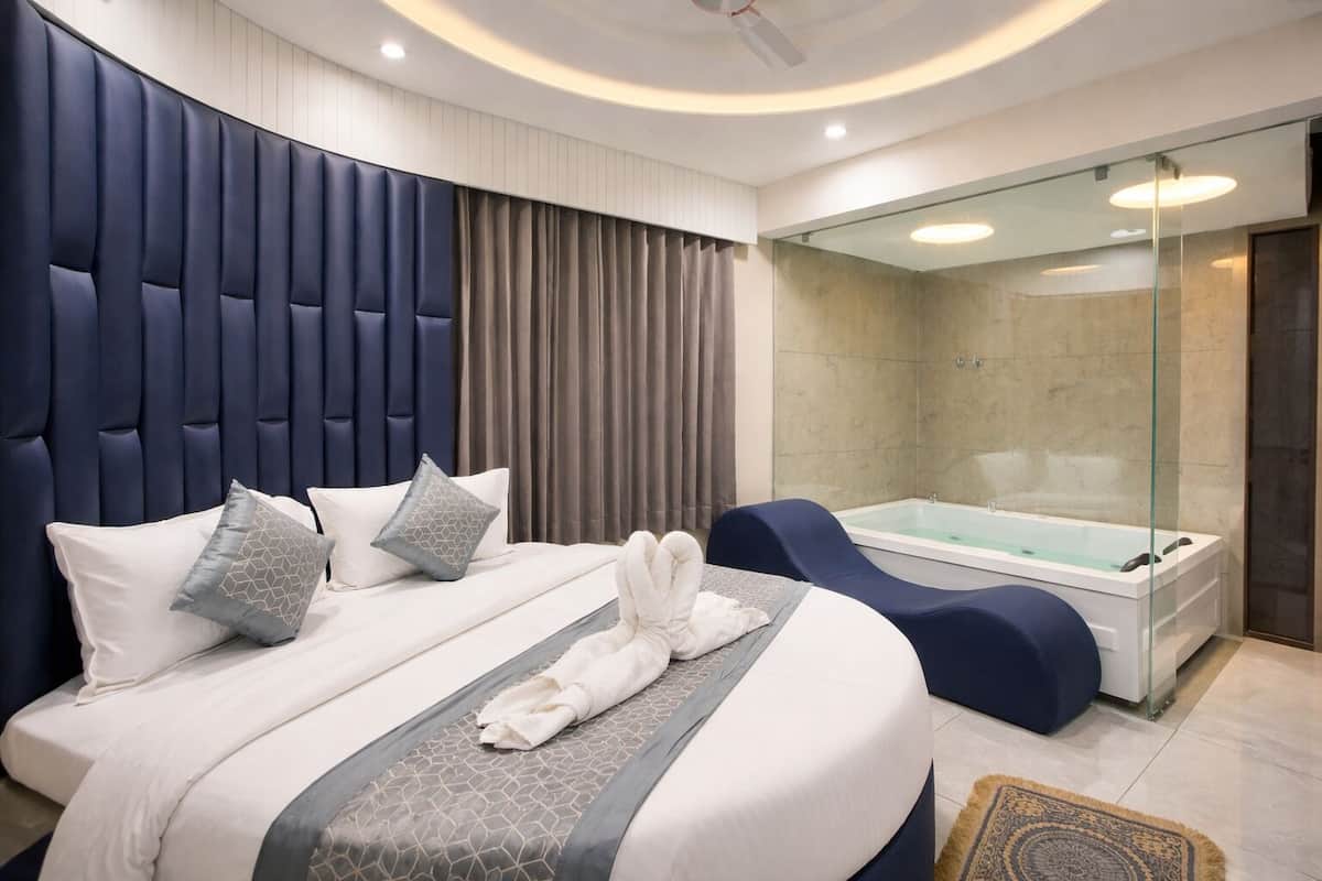 Royal Room | Meja, Wi-fi percuma
