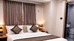 ห้องดีลักซ์ | โต๊ะทำงาน, Wi-Fi ฟรี