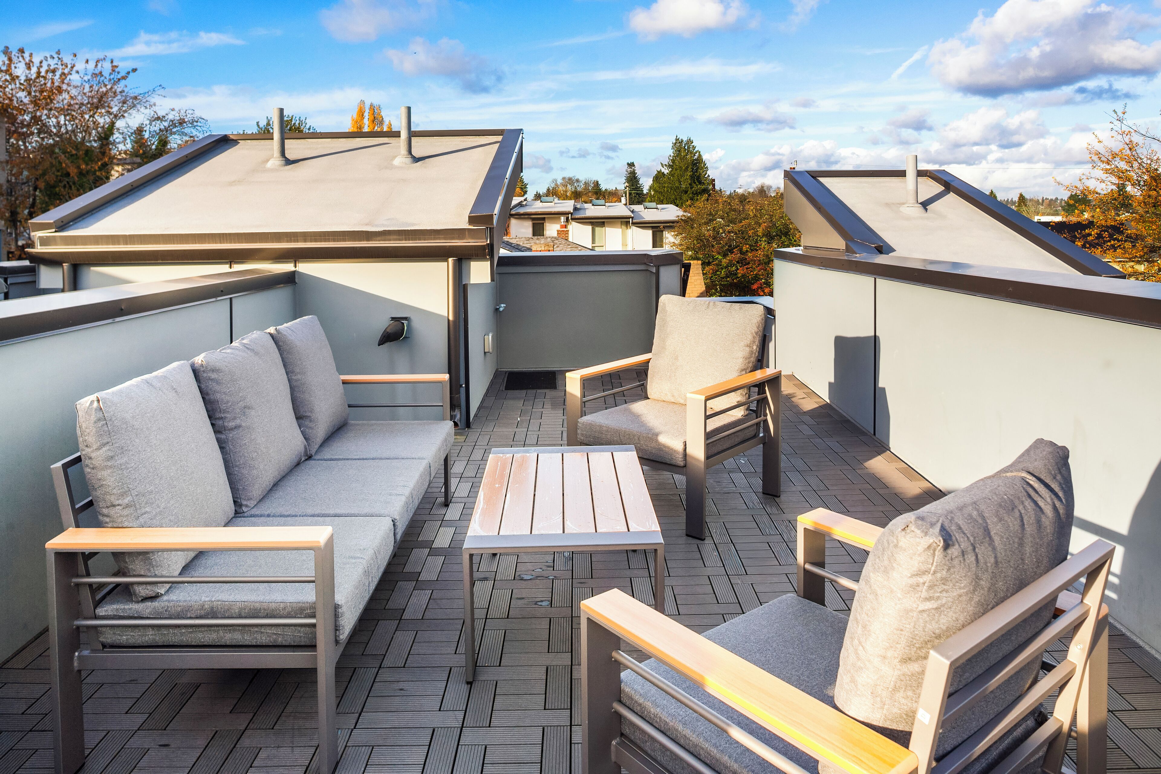 Family Townhome, 2 Bedrooms, Kitchen, City View | Terrace/patio