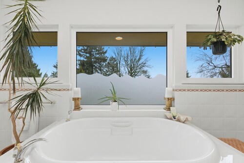 Entire Spanish Style Villa 5 Bedrooms near Ocean