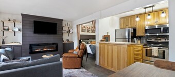 The Woodland Burrow - Cozy Ski-Lake retreat