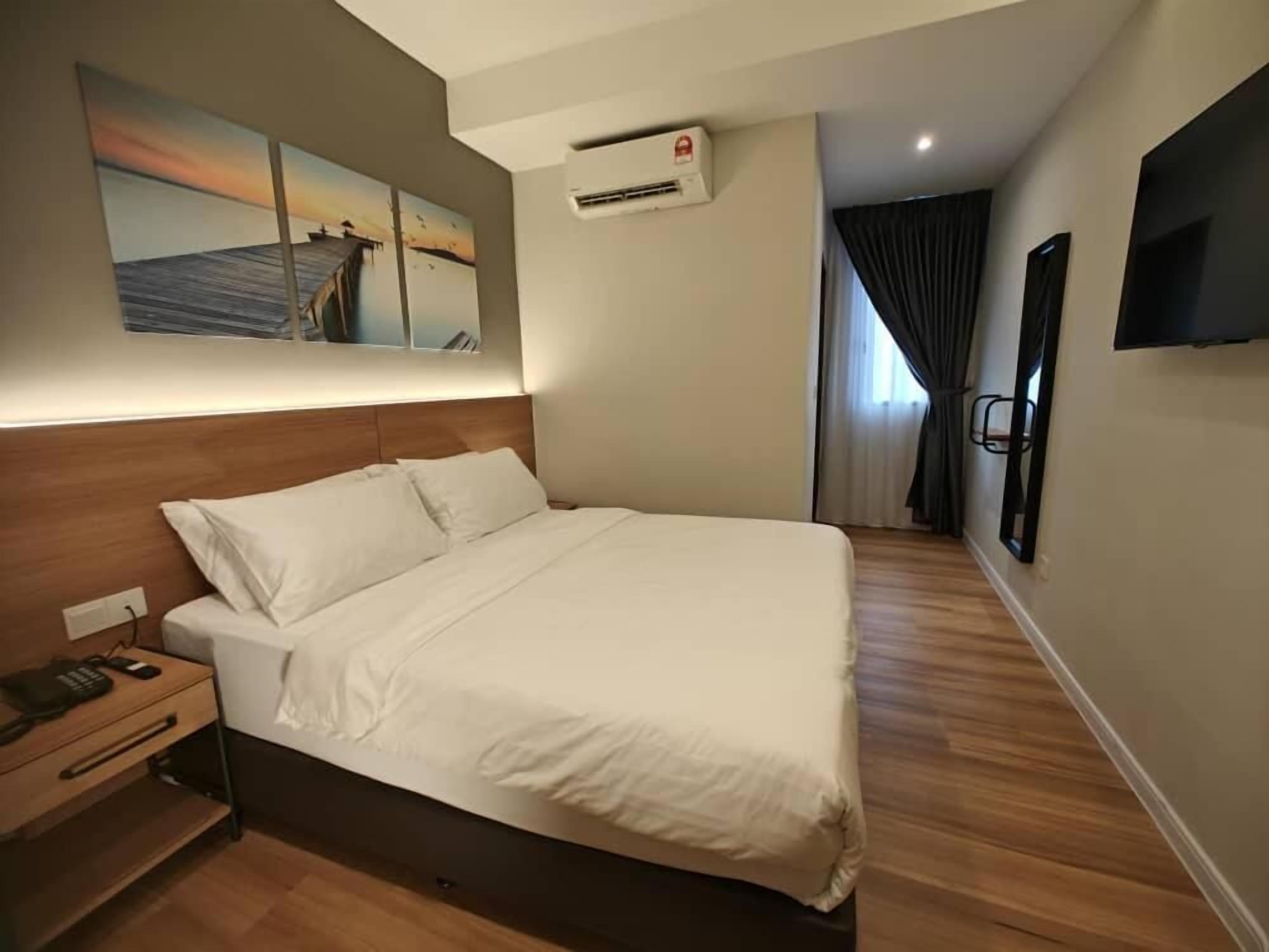 Blackout drapes, iron/ironing board, free WiFi