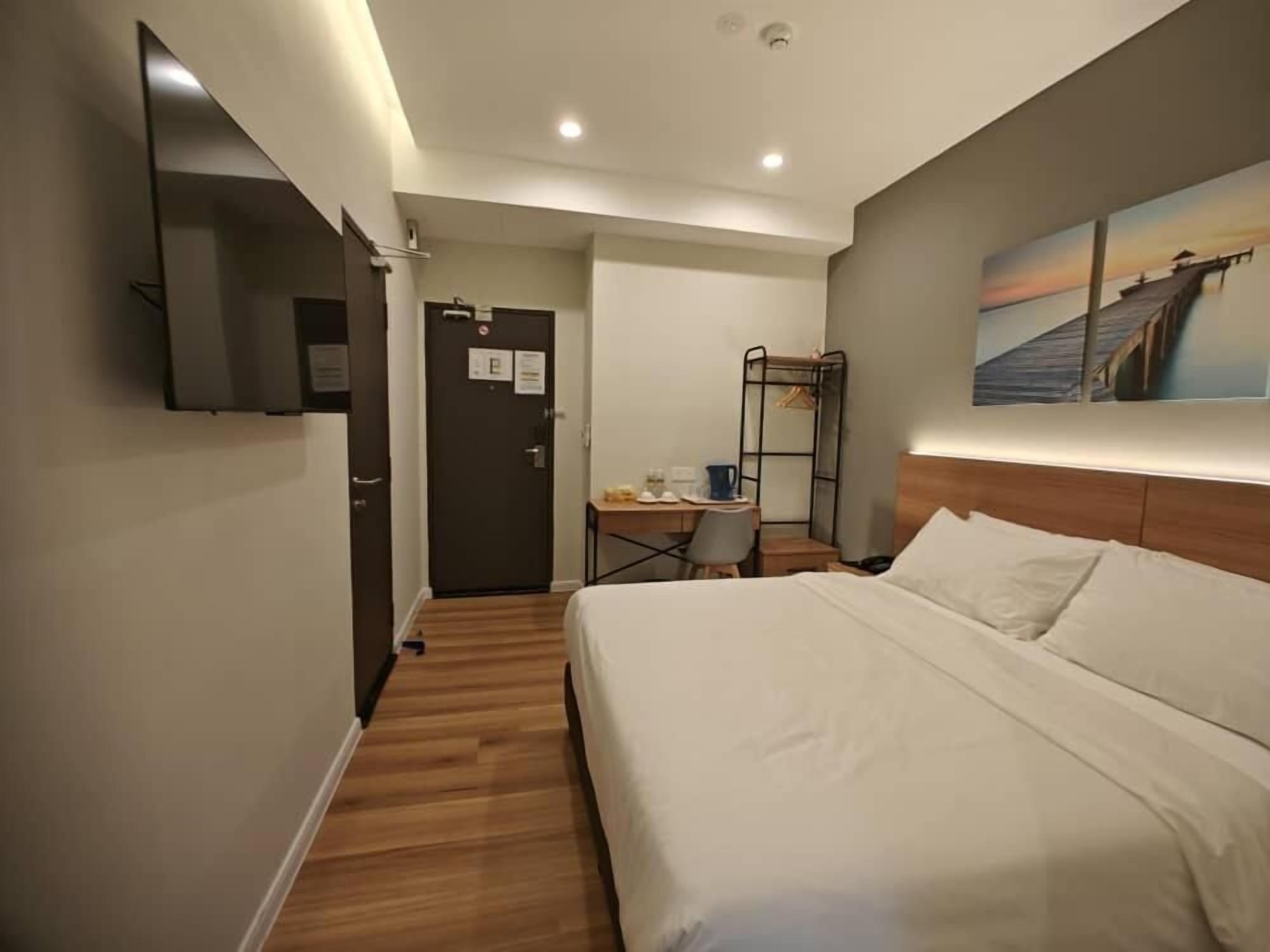 Blackout drapes, iron/ironing board, free WiFi