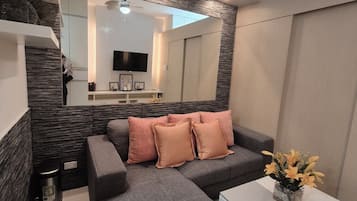 Standard Room, 1 Bedroom | Living area