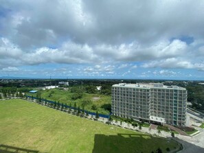 Standard Room, 1 Bedroom | Balcony view - Wind Residences Tagaytay (Tagaytay)