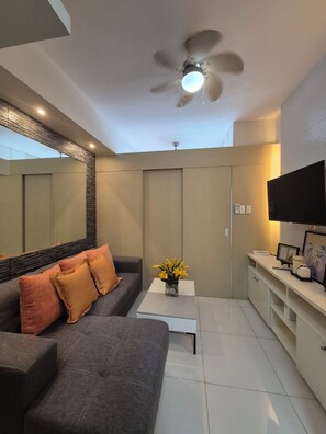 Standard Room, 1 Bedroom | Living area - Wind Residences Tagaytay (Tagaytay)