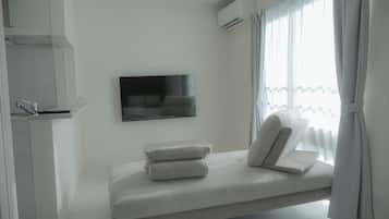 Premier Triple Room, City View