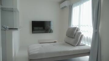 Premier Triple Room, City View