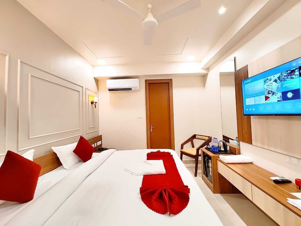 Double Room | Iron/ironing board, free WiFi