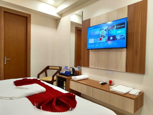 Double Room | Iron/ironing board, free WiFi