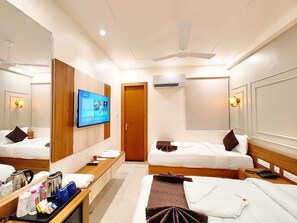 ห้องทวิน