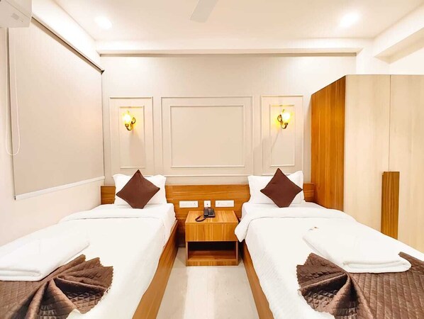 Twin Room | Iron/ironing board, free WiFi