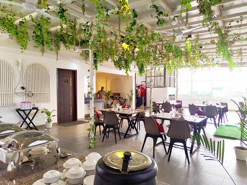 Hotel RG Residency