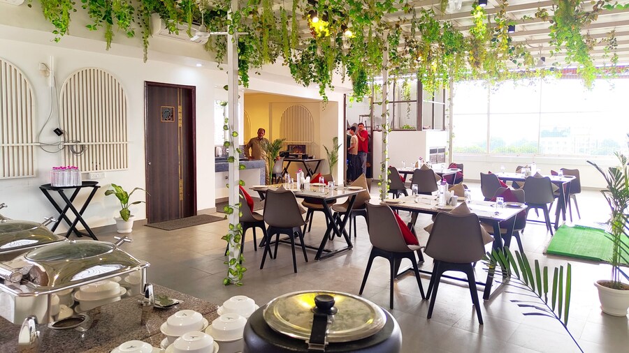 Hotel RG Residency