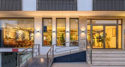 HOTEL MEERA PALACE