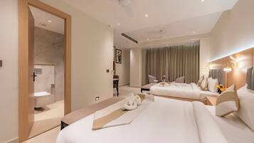 Luxury Quadruple Room | In-room safe, desk, laptop workspace, free WiFi