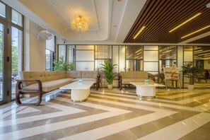 Lobby - HOTEL MEERA PALACE (Varanasi)