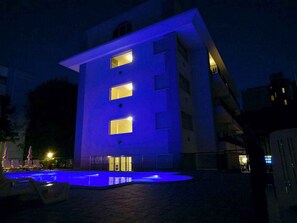 Pool - Holiday apartment with air conditioning, balcony and pool (Bibione)