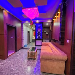 บริเวณภ  ายนอก