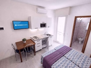 1 室のベッドルーム、WiFi