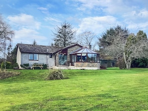 Exterior - 3 bedroom accommodation in Edderton (Edderton)
