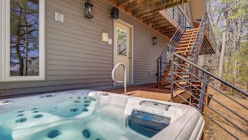 Bain à remous extérieur