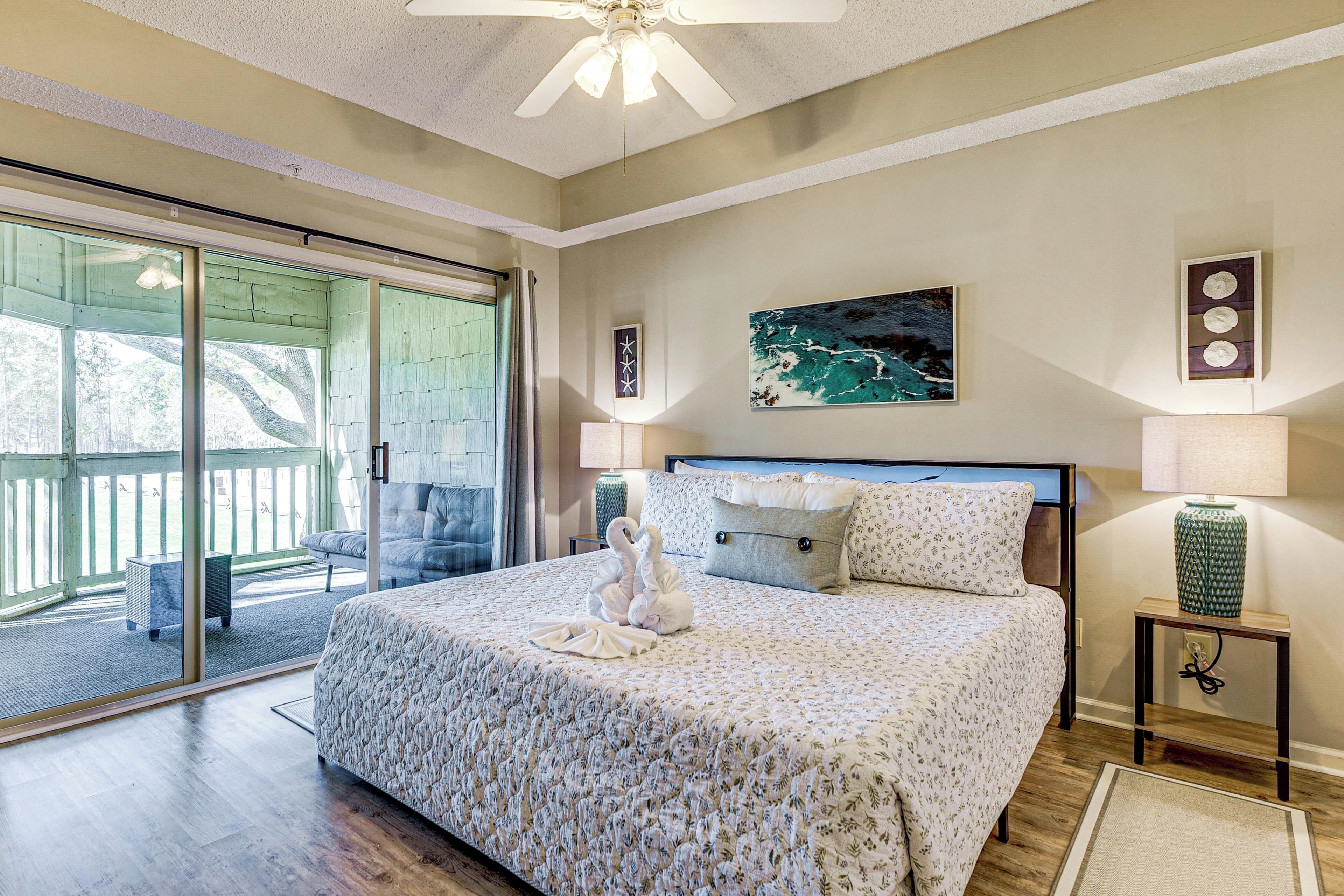 2 soverom, skrivebord, reiseseng for barn og internettilgang