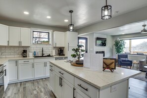 Fridge, microwave, stovetop, dishwasher - Private Dock & Theater Room: Lake Ozark Luxury (Lake Ozark)