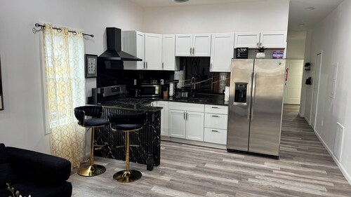 Stylish apartment within walking distance to everything