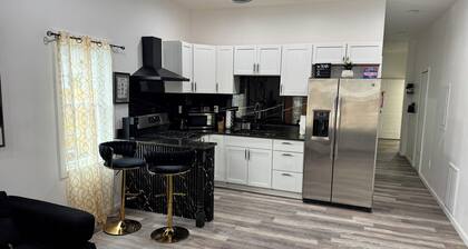 Stylish apartment within walking distance to everything