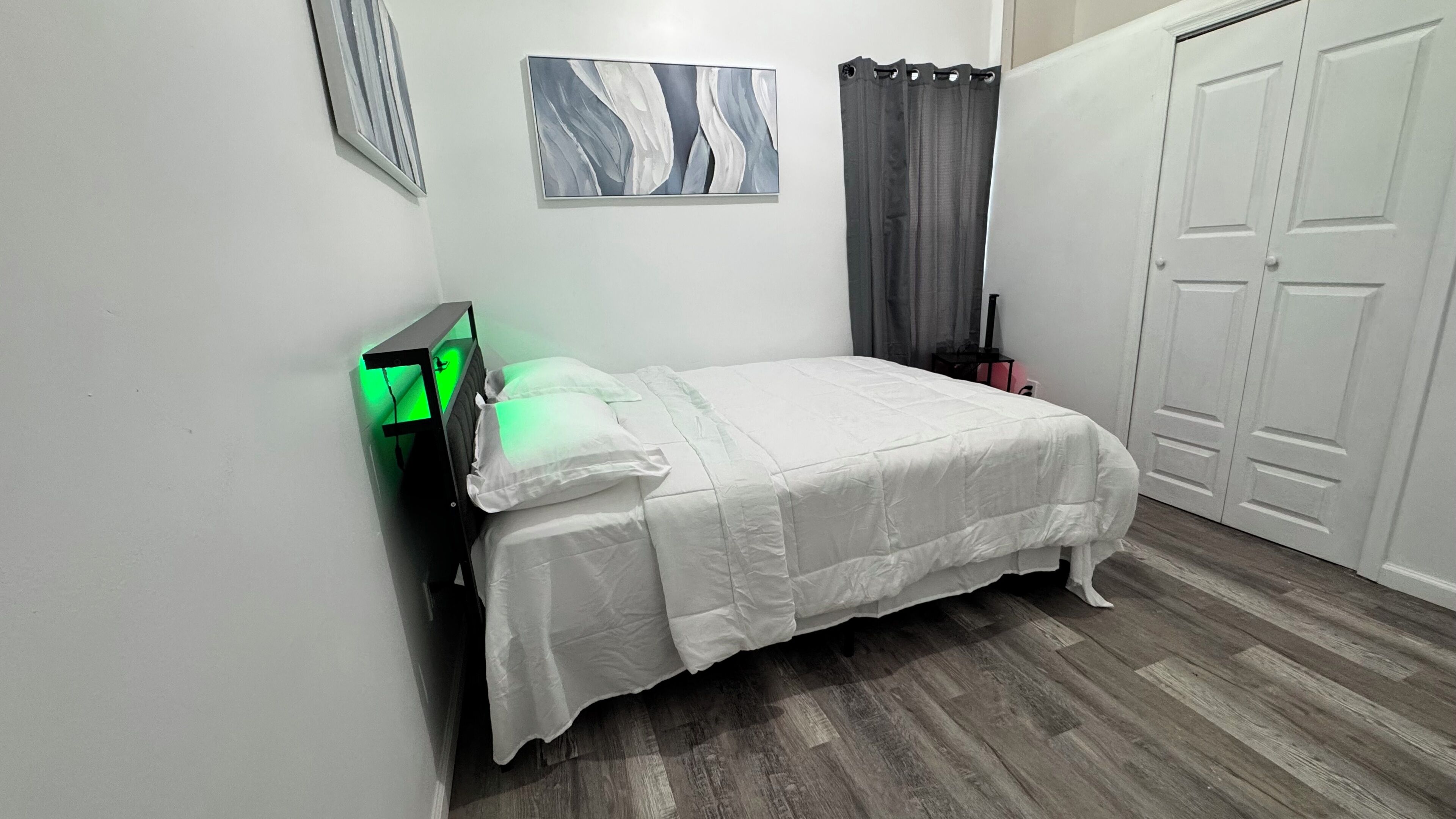 2 chambres, fer et planche à repasser, Wi-Fi, draps fournis