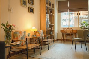 Interior - Oasis Thai Teak Home | Sathorn (Krung Thep Maha Nakhon)