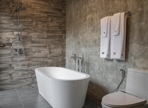 Villa, Terrasse, Gartenblick