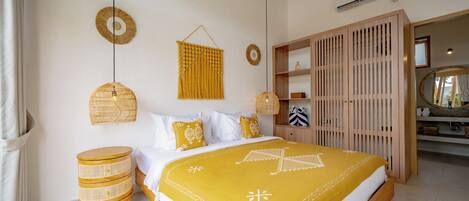 วิลล่า, 2 ห้องนอน, สระว่ายน้ำส่วนตัว, วิวสระว่ายน้ำ | ตู้นิรภัยในห้องพัก, ผ้าม่านกันแสง, เตารีด/โต๊ะรีดผ้า, Wi-Fi ฟรี