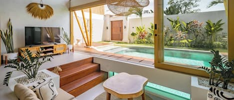 Villa - 2 sovrum - privat pool - utsikt mot poolen | Vardagsrum | 55-tums smart-tv med digitalkanaler