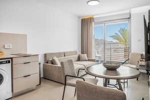 Unclassified image, 4 of 24, button - Light Filled Modern Eilat Getaway (Eilat)