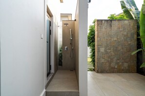 Deluxe Villa, Private Pool, Corner | Property grounds - Staymaster Casa Nivara (Siolim)